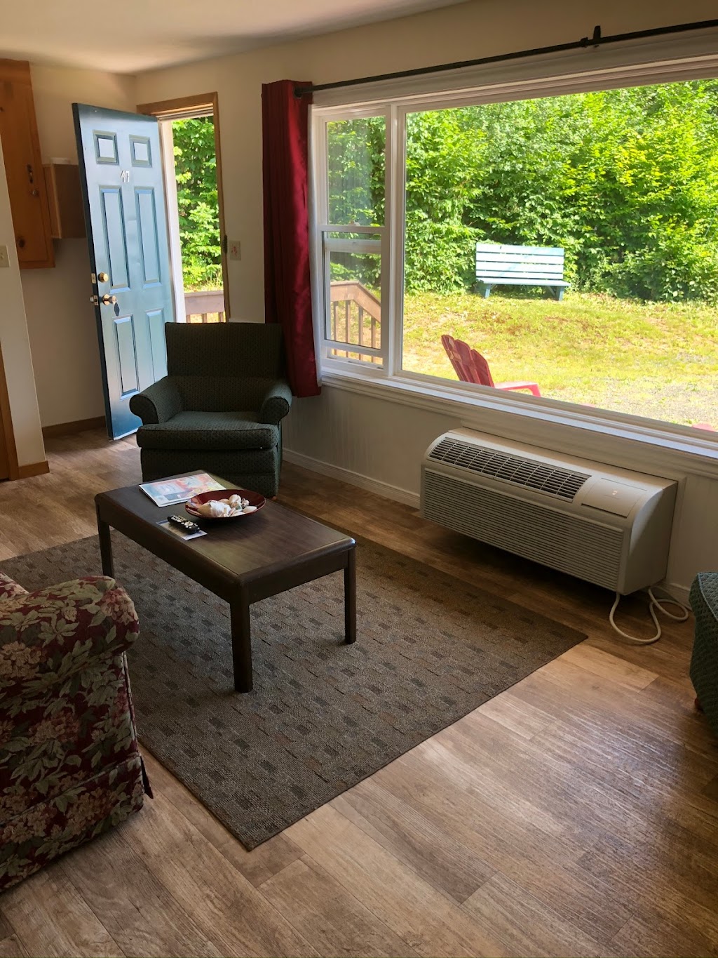 Admiral Digby Inn and Cottages | 441 Shore Rd, Digby, NS B0V 1A0, Canada | Phone: (902) 245-2531