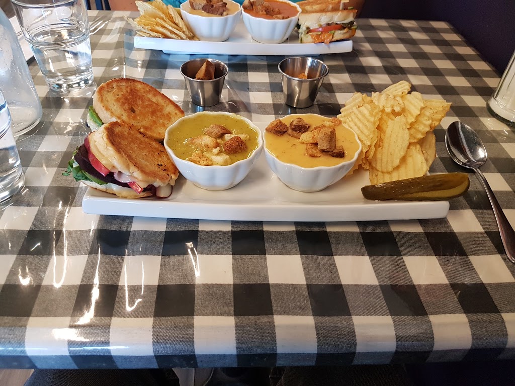 The Grilled Cheese Hideaway | 33 King St E, Bobcaygeon, ON K0M 1A0, Canada | Phone: (705) 821-2137