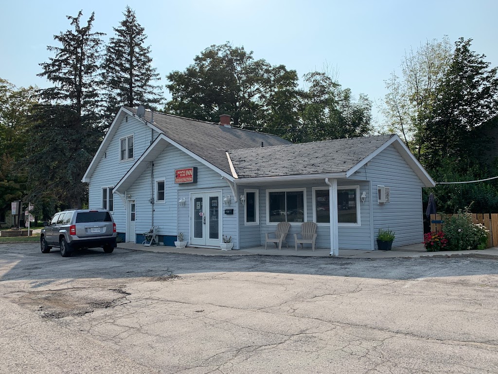 Maple Leaf Inn | 481 Broadway St, Kincardine, ON N2Z 2C2, Canada | Phone: (519) 396-5888