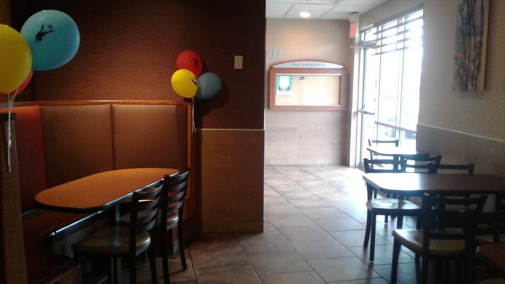McDonalds | 34 Livingston Ave, Grimsby, ON L3M 4H8, Canada | Phone: (905) 945-5491