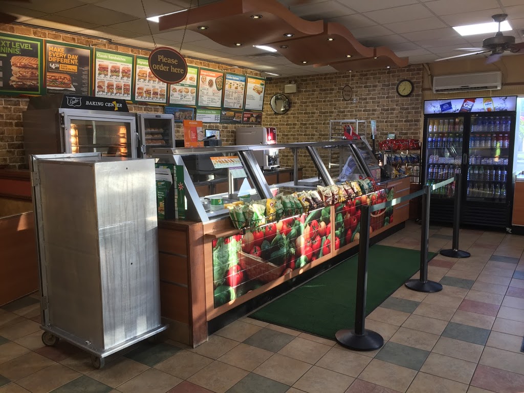 Subway | 112 Queen St, Lakefield, ON K0L 2H0, Canada | Phone: (705) 652-1209
