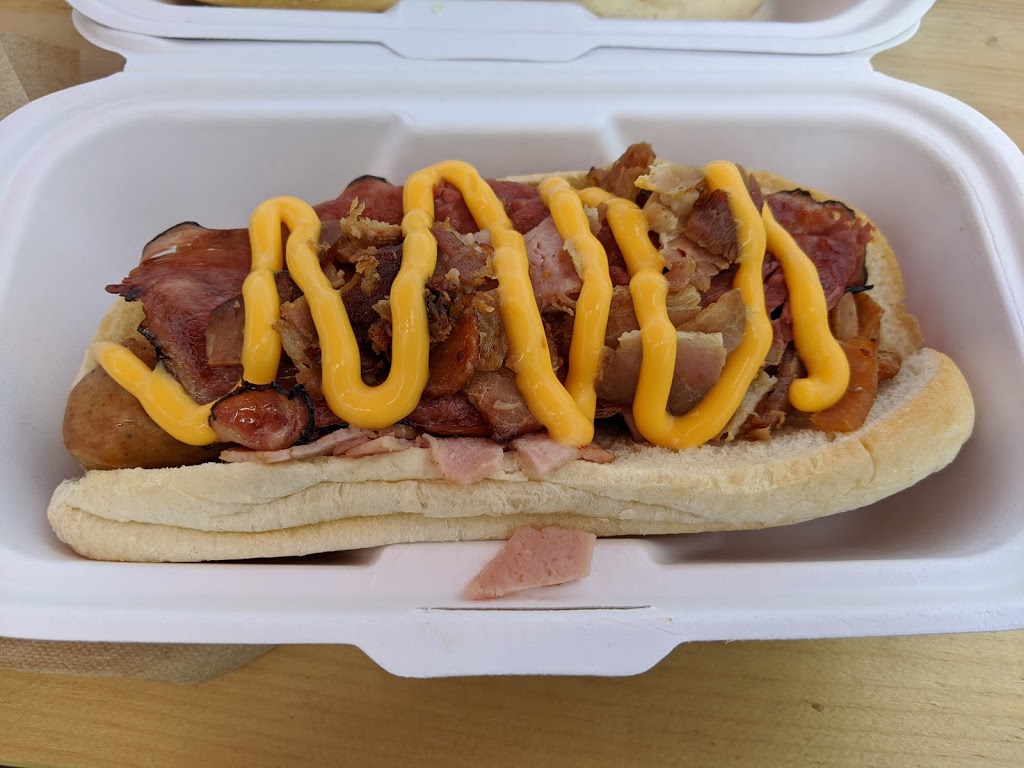 Big Ds Dog House and Poutine | Hazeldean Rd &, Sweetnam Dr, Ottawa, ON K2S 1B9, Canada | Phone: (613) 295-2125