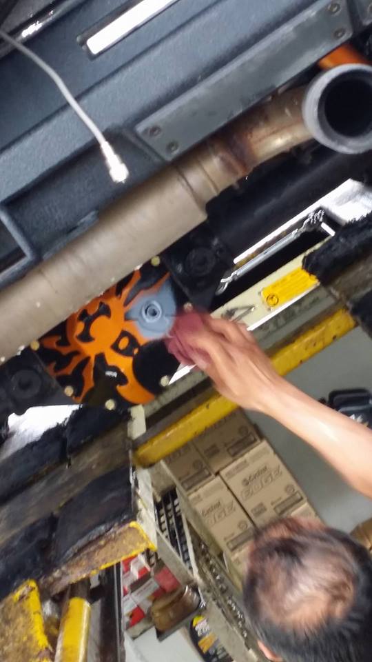 Mr. Lube | 2370 Lawrence Ave E, Scarborough, ON M1P 2R5, Canada | Phone: (416) 759-3485