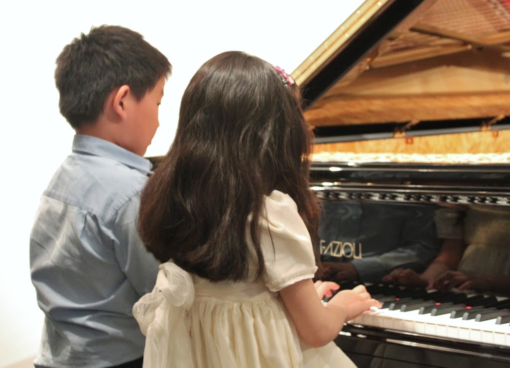 Vivians Piano and Music School | 9339 Romaniuk Dr, Richmond, BC V7E 5G6, Canada | Phone: (778) 898-9975