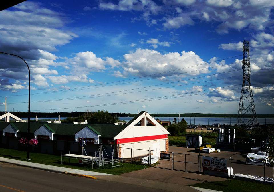 Wabamun Lake Inn | 5020 51 Ave, Wabamun, AB T0E 2K0, Canada | Phone: (780) 892-2424