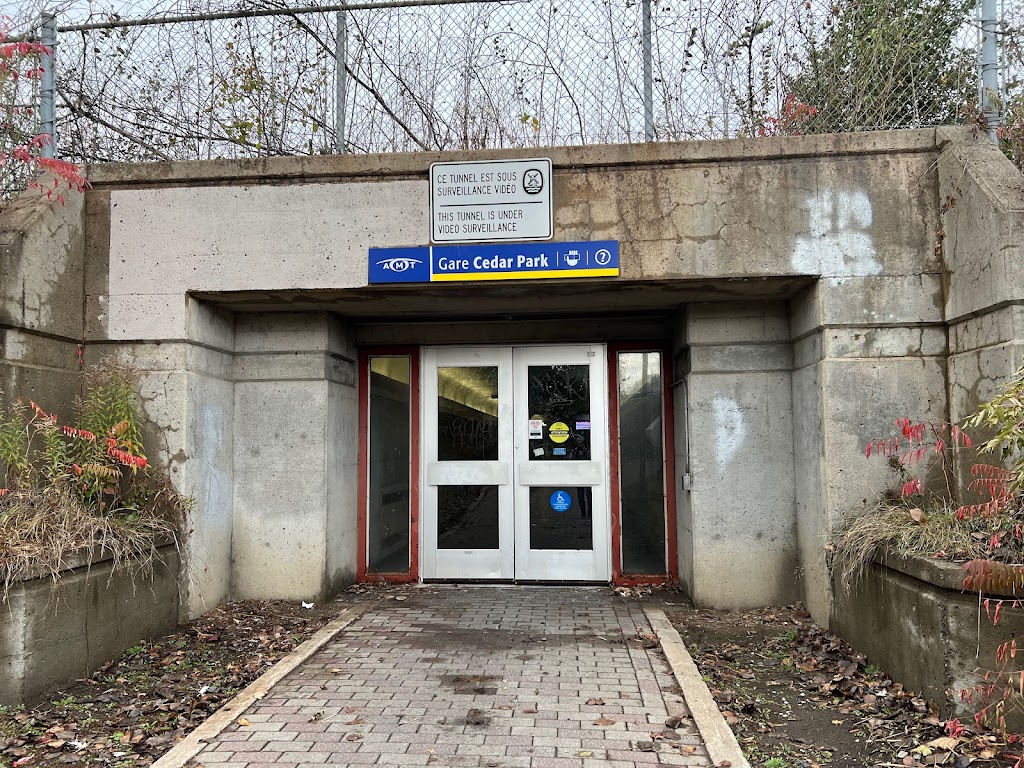 Gare Cedar Park | 518 Ave Donegani, Pointe-Claire, QC H9R 2W8, Canada | Phone: (514) 287-8726