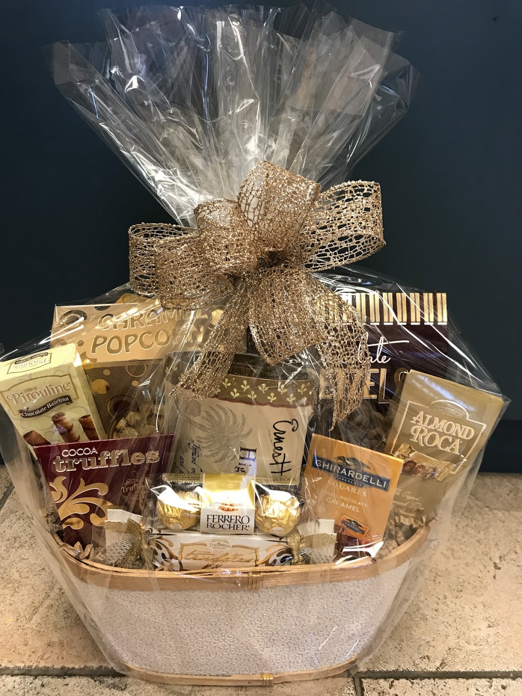 All Seasons Florist And Gourmet Baskets | 7357 Yonge St, Thornhill, ON L3T 2B3, Canada | Phone: (905) 882-4477