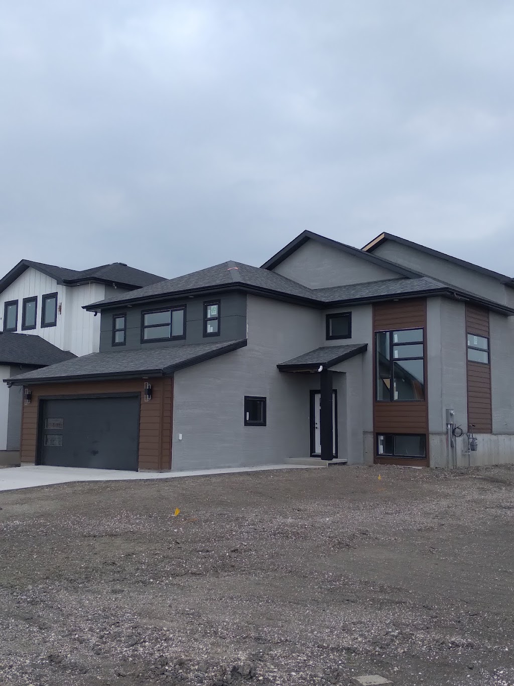 Lux Auto Sales Winnipeg | 943 Kapelus Dr #6, West Saint Paul, MB R4A 5A4, Canada | Phone: (204) 800-2130
