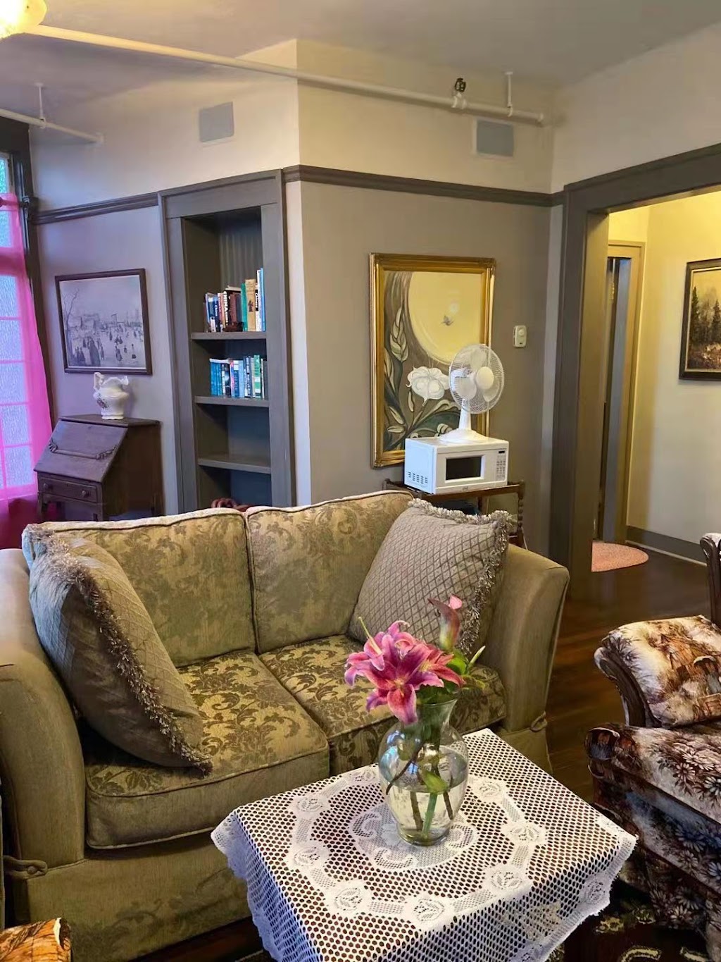 Rodmay Hotel | 6251 Yew St, Powell River, BC V8A 4J9, Canada | Phone: (604) 483-7715