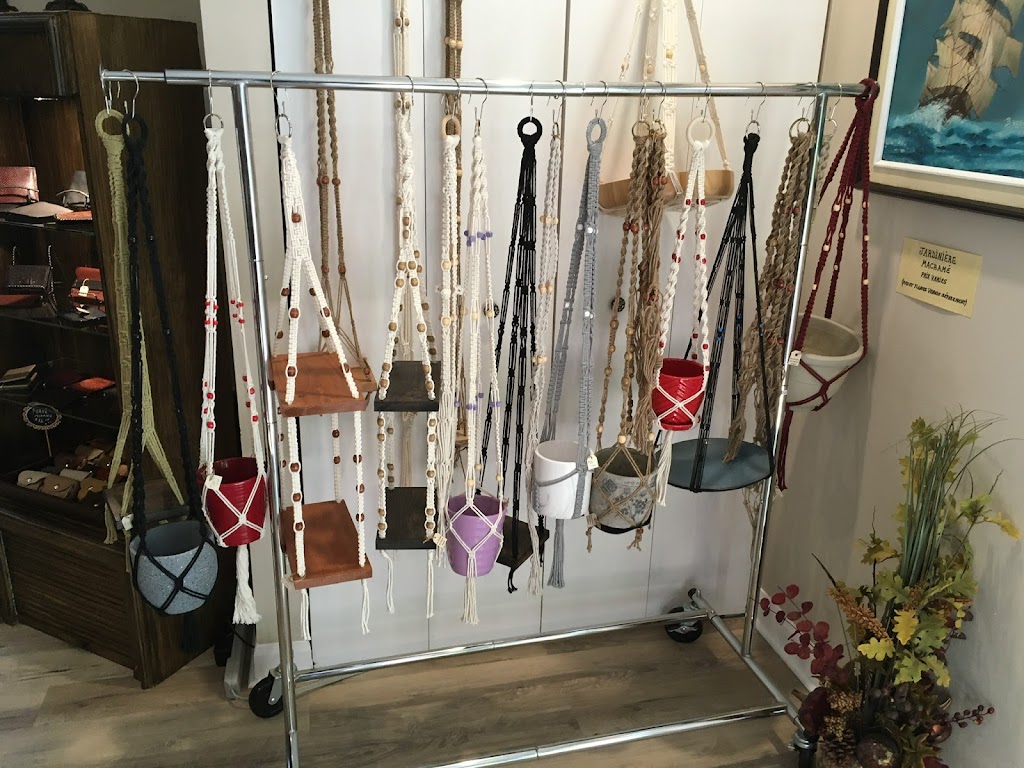 L’atelier de cuir du Baron | 187 Rue Principale, Weedon, QC J0B 3J0, Canada | Phone: (514) 235-8827