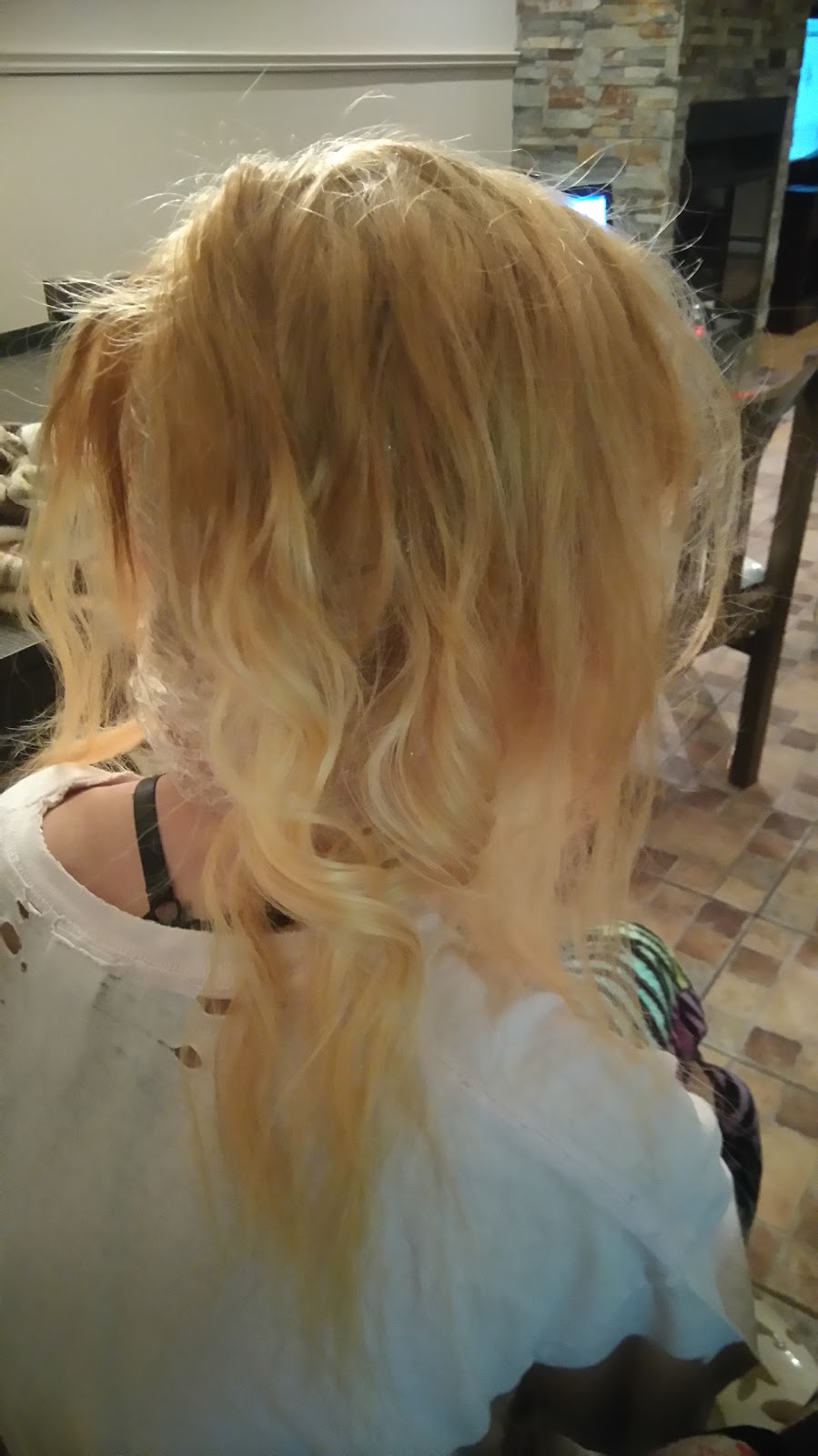 Salon De Coiffure Tete Folle | 9104 9e Allée, Saint-Nicéphore, QC J2A 2M4, Canada | Phone: (819) 472-2998