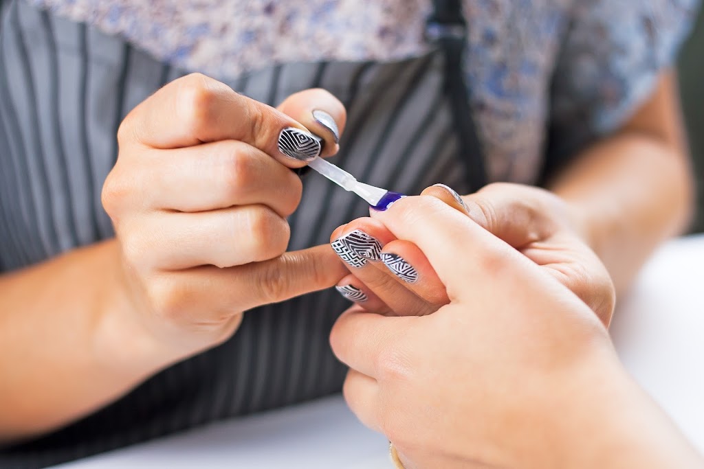 Lamour Nails | 75 Centennial Pkwy N, Hamilton, ON L8E 2P2, Canada | Phone: (905) 578-6245