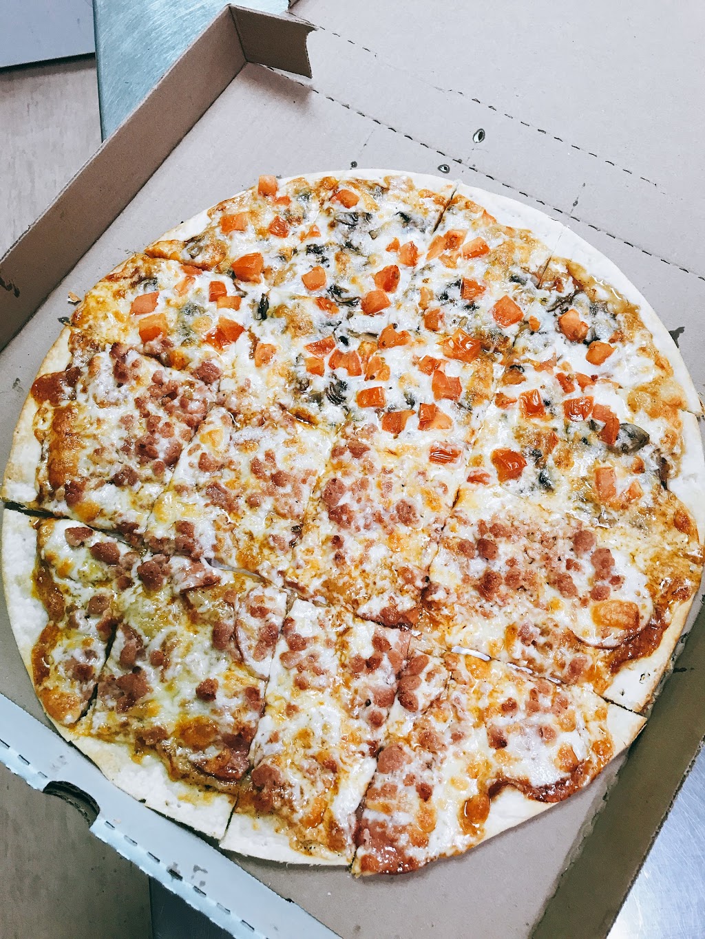 Niakwa Pizza•McLeod | 921 McLeod Ave #1, Winnipeg, MB R2G 0Y4, Canada | Phone: (204) 661-8088