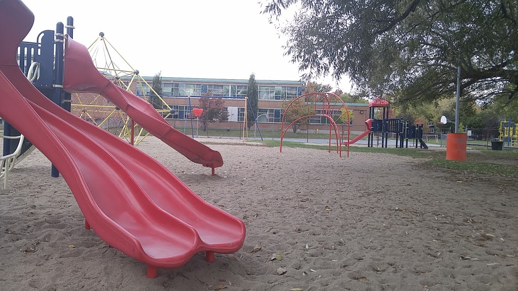 École Préville | 139, rue dAlsace, Saint-Lambert, QC J4S 1M8, Canada | Phone: (450) 671-2662