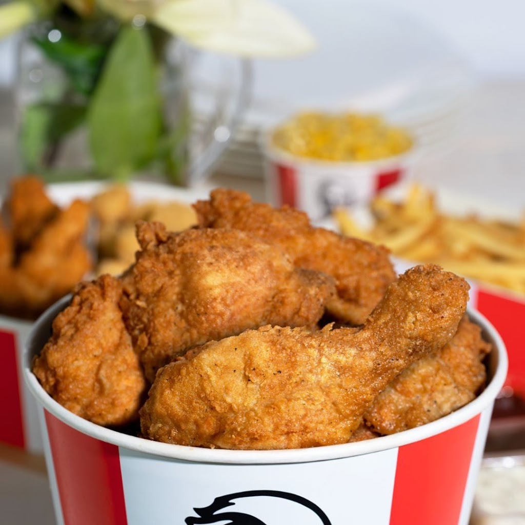KFC | 51 Kaska Rd, Sherwood Park, AB T8A 4E7, Canada | Phone: (780) 464-0716