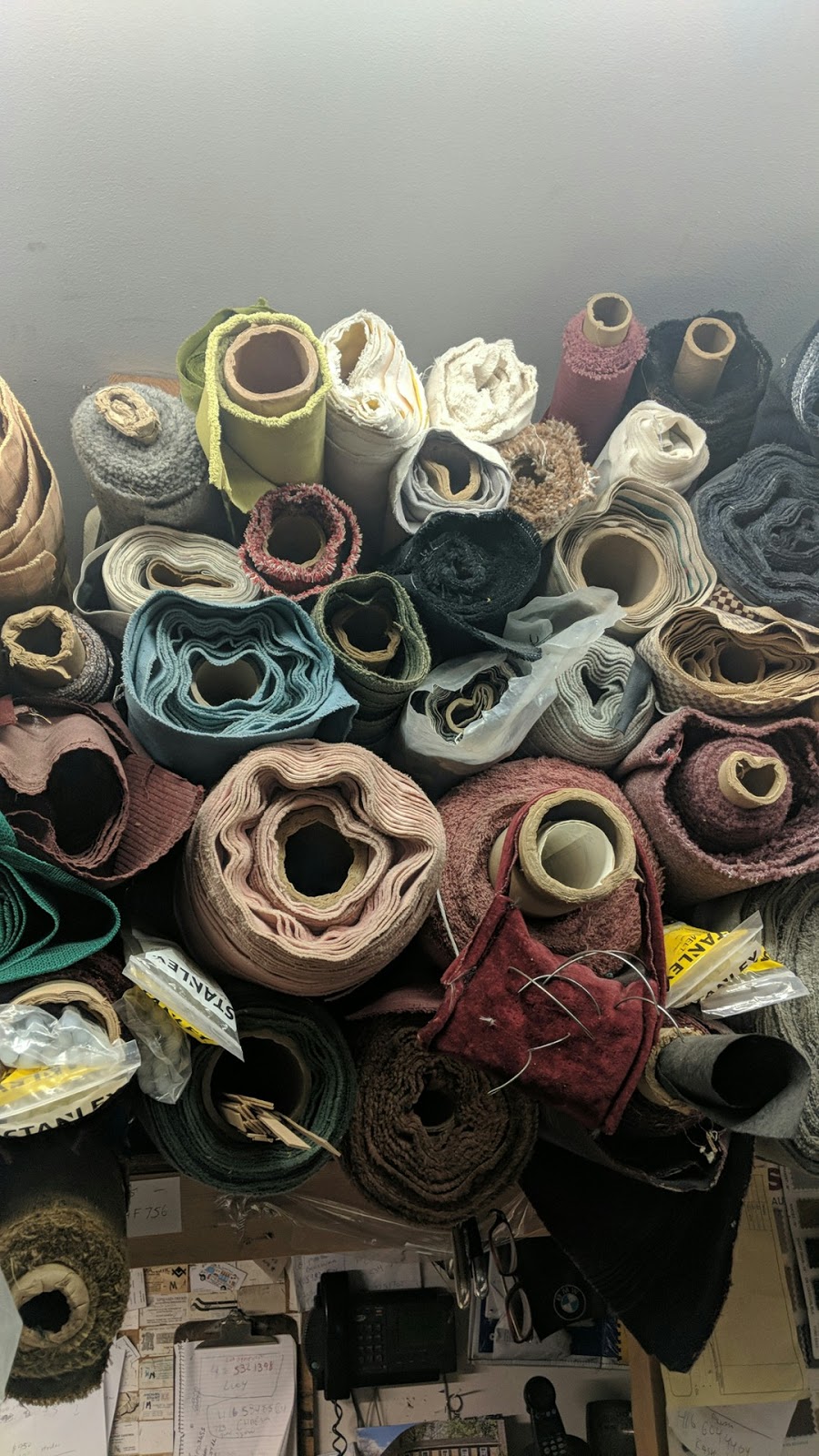 Vesia Vito Upholstery | 839 Bloor St W, Toronto, ON M6G 1M3, Canada | Phone: (416) 531-1677