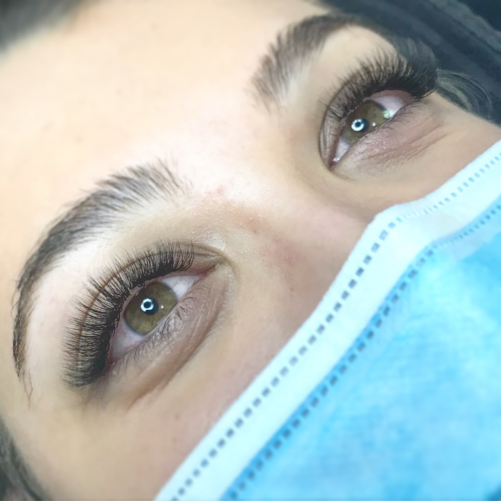 Ashs Lashes | 274 Old Muskoka Rd, Huntsville, ON P1H 2J2, Canada | Phone: (705) 380-6826