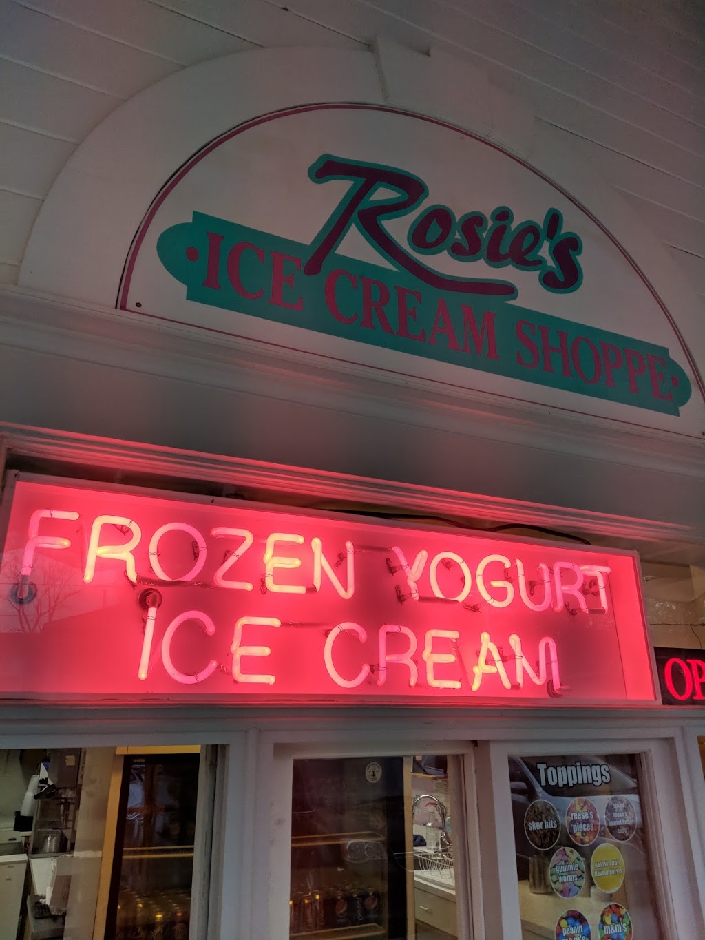 Rosies Ice Cream Shoppe | 25 Bayfield Main St N, Bayfield, ON N0M 1G0, Canada | Phone: (519) 565-2004