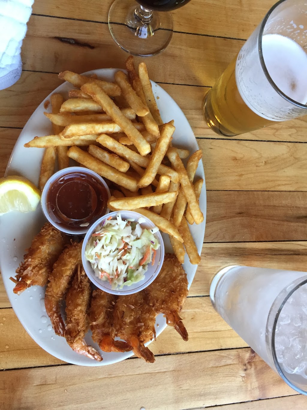 Kiniskis Reef Tavern | 1334 Gulf Rd, Point Roberts, WA 98281, USA | Phone: (360) 945-4042