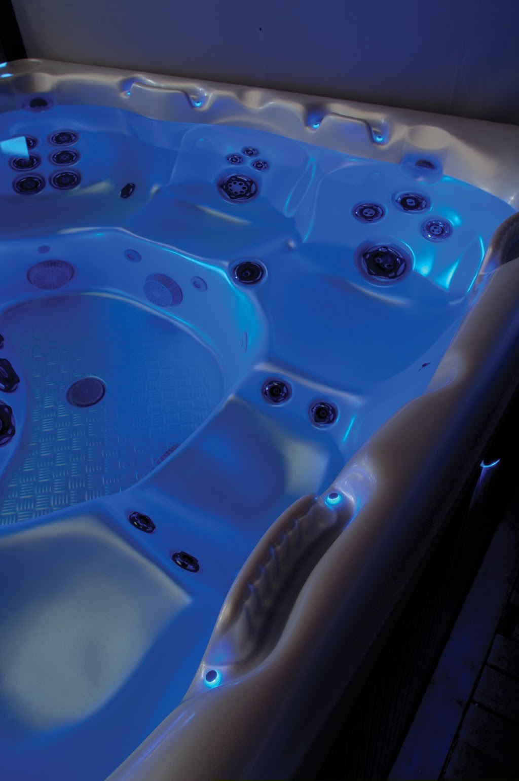 Beachcomber Hot Tubs Hamilton | 1171 Upper James St Unit 9A, Hamilton, ON L9C 3B2, Canada | Phone: (905) 769-8585