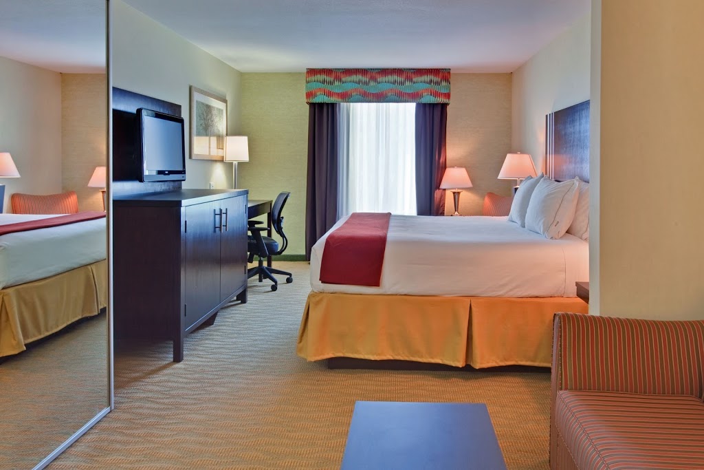 Holiday Inn Express & Suites Hamburg | 3565 Commerce Pl, Hamburg, NY 14075, USA | Phone: (716) 648-9200