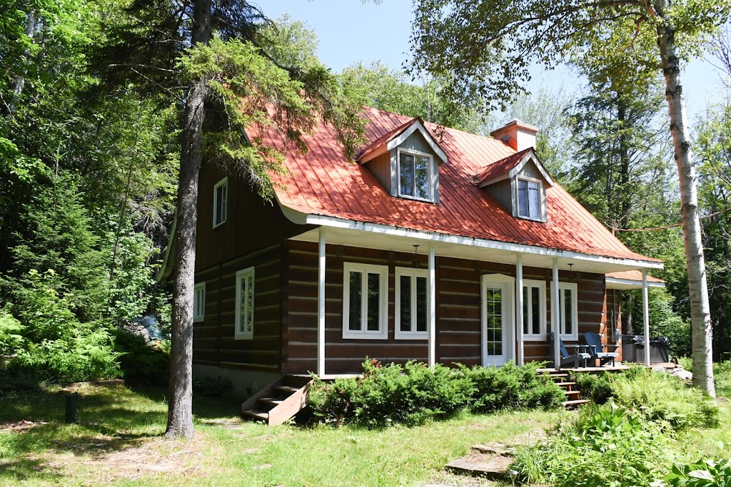 Chalet Chic Cosy & Spa | 88 Chem. des Pins, Sainte-Anne-des-Lacs, QC J0R 1B0, Canada | Phone: (450) 712-0202