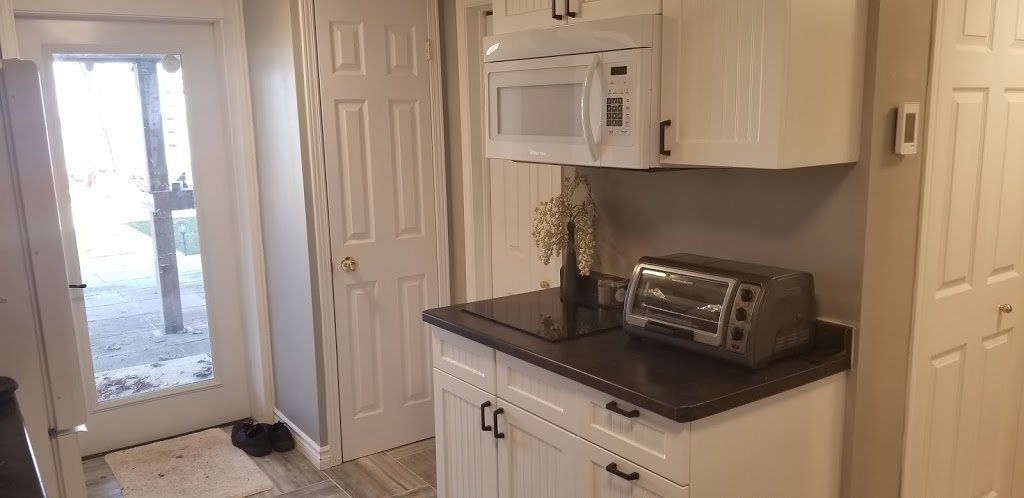 Couchiching Lakeside Retreat | 703 Glen Crescent, Orillia, ON L3V 6R2, Canada | Phone: (416) 254-2123