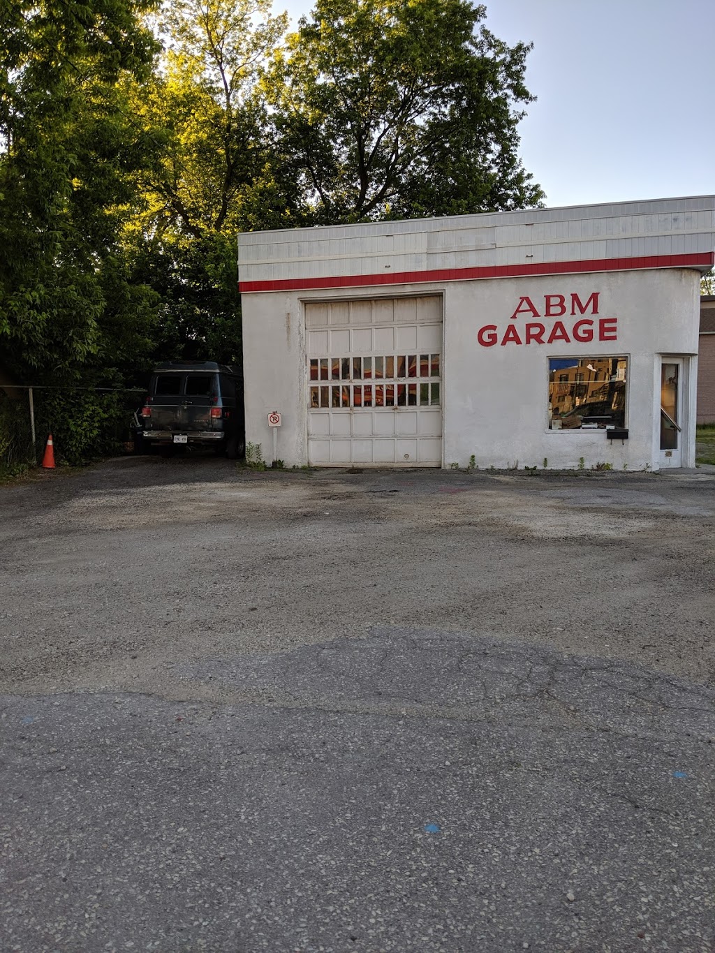 A B M Garage | 570 Lakeshore Rd E, Mississauga, ON L5G 1J4, Canada | Phone: (905) 278-4370