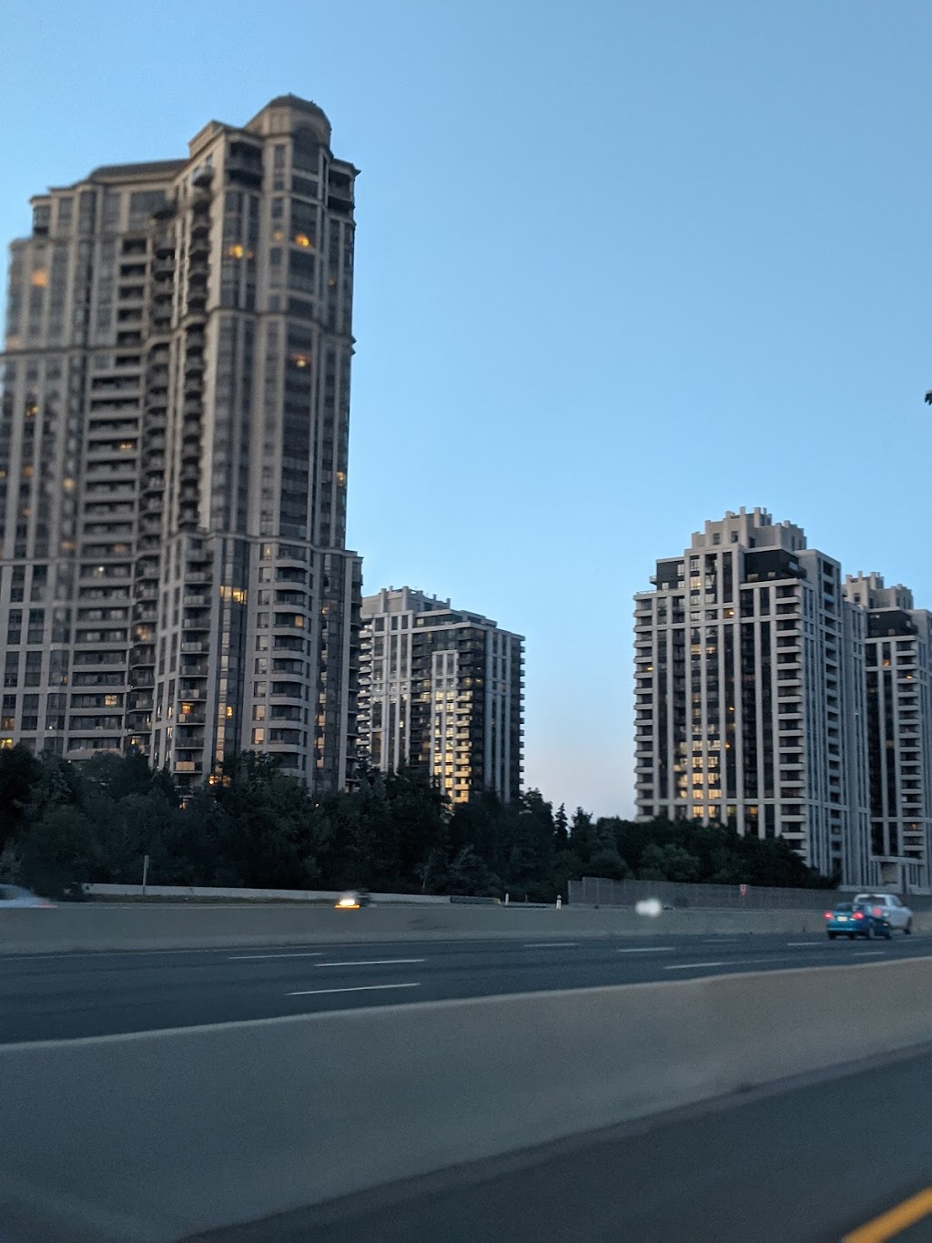 Avonshire Condominiums | 100 Harrison Garden Blvd, North York, ON M2N 0C2, Canada | Phone: (647) 351-0287