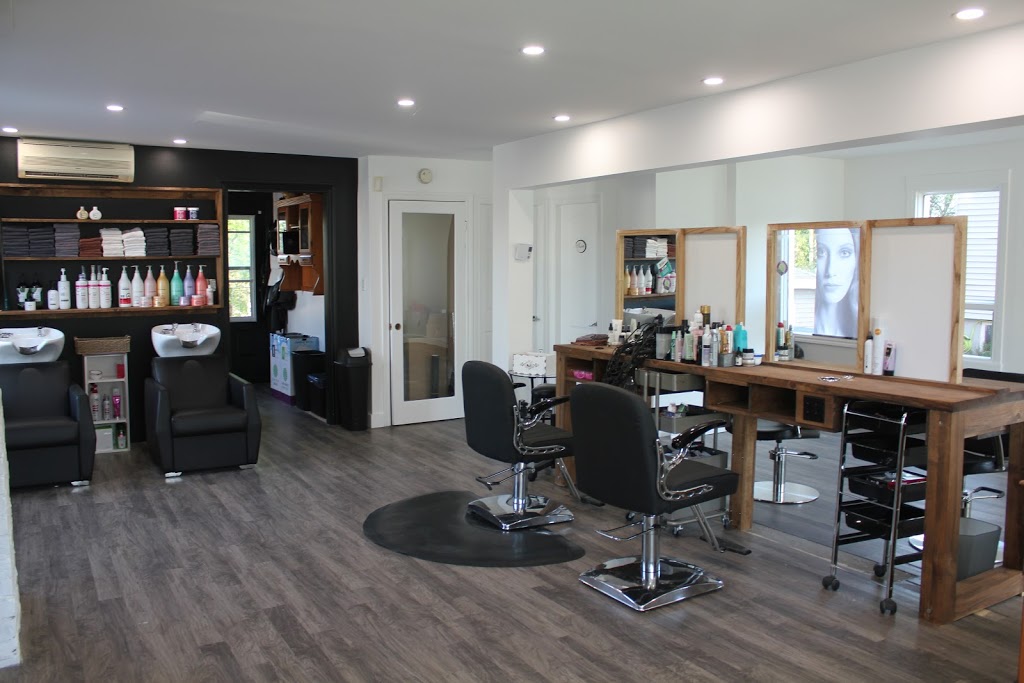 La Rouquine Coiffure Boutique | 1554 Rue King E, Sherbrooke, QC J1G 1E9, Canada | Phone: (819) 791-5591