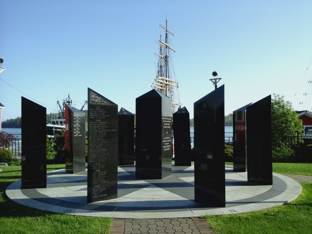 Fishermens Memorial | 124 Bluenose Dr, Lunenburg, NS B0J 2C0, Canada | Phone: (902) 634-3170
