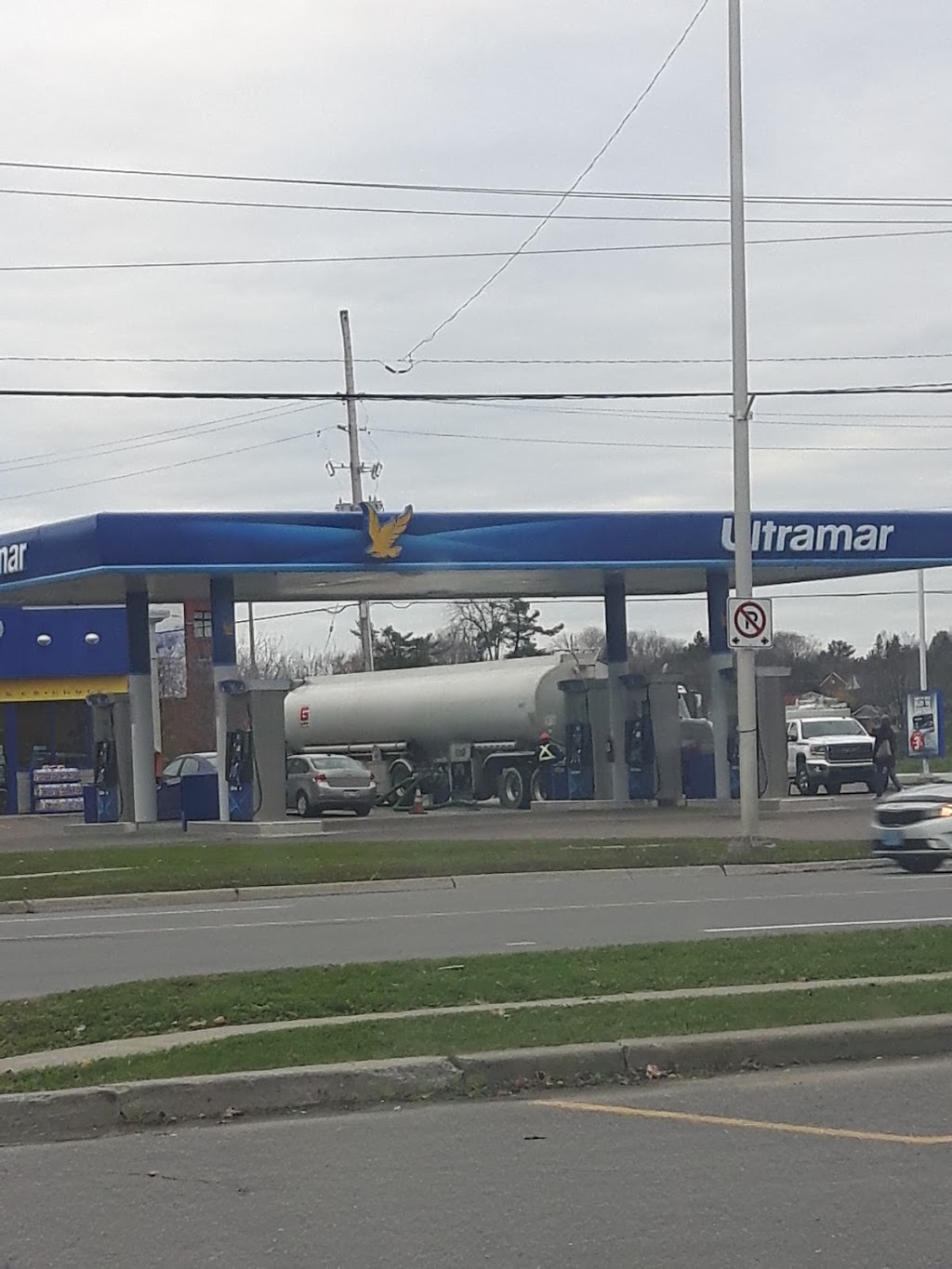 Corner Store | 85 Madawaska Blvd, Arnprior, ON K7S 3K1, Canada | Phone: (613) 622-0014