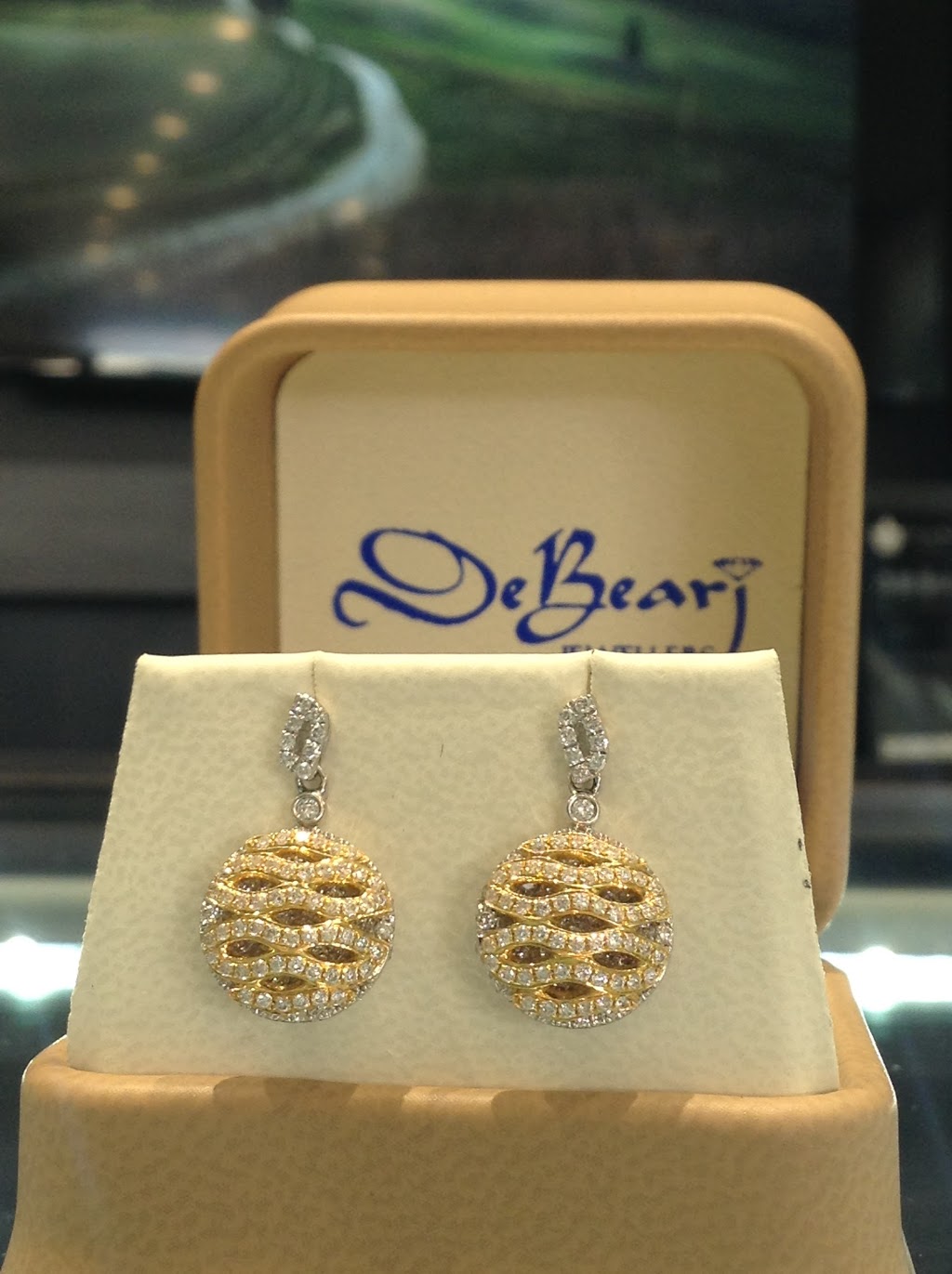 DeBearj Jewellers | 5005 Dalhousie Dr NW #147, Calgary, AB T3A 5R8, Canada | Phone: (403) 202-6004