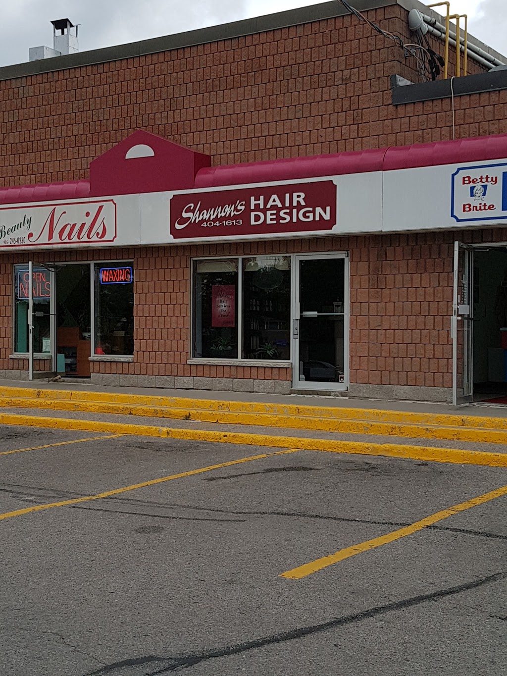 Shannons Hair Design | 1910 Dundas St E, Whitby, ON L1N 2L6, Canada | Phone: (905) 404-1613
