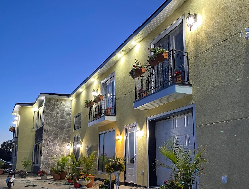 Villa Di Casa | 598 Swamp College Rd, Hillier, ON K0K 2J0, Canada | Phone: (613) 503-1234