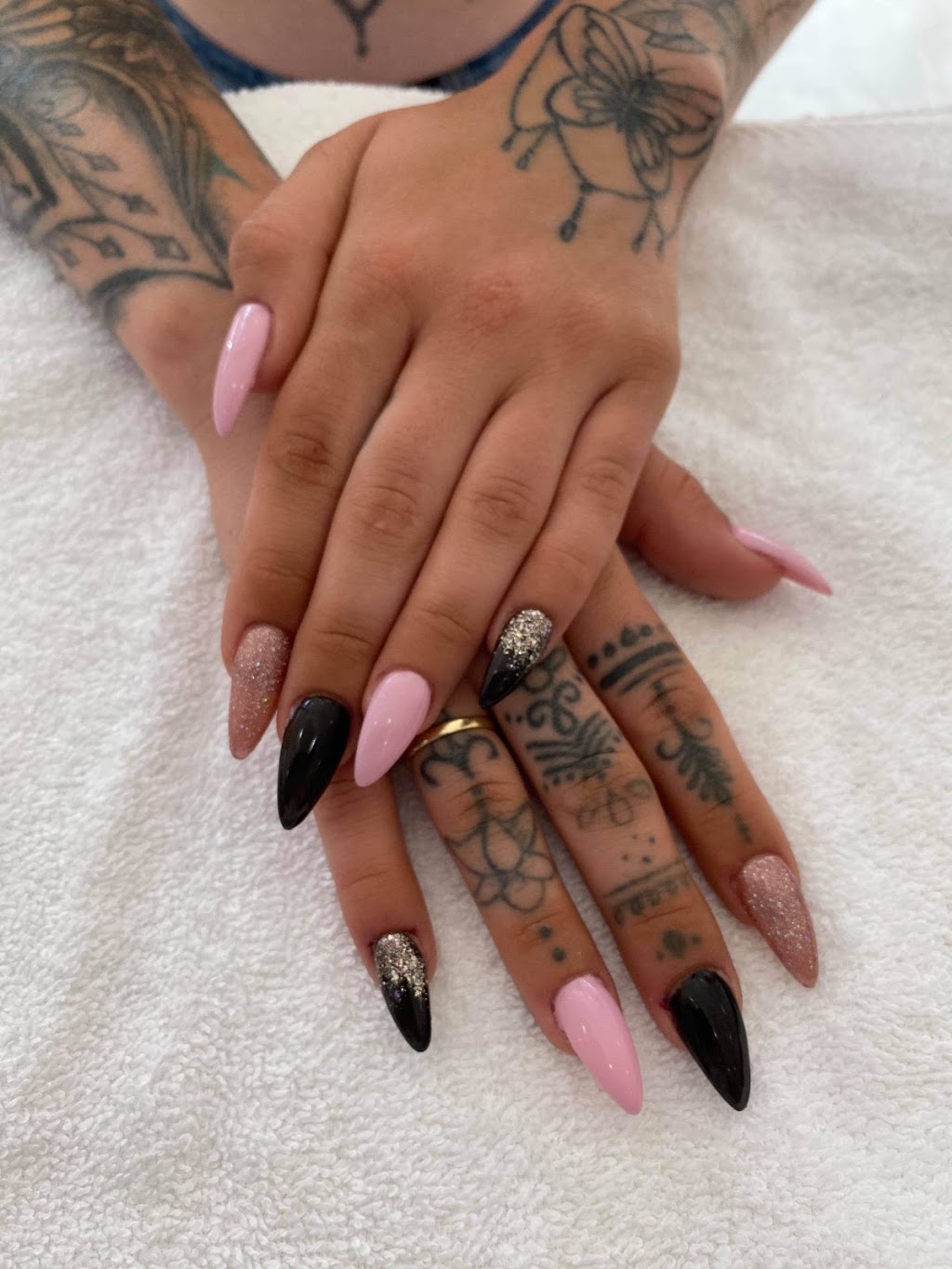 Kims Nails And Beauty Salon | 409 Brock St S, Whitby, ON L1N 4K5, Canada | Phone: (905) 665-6235
