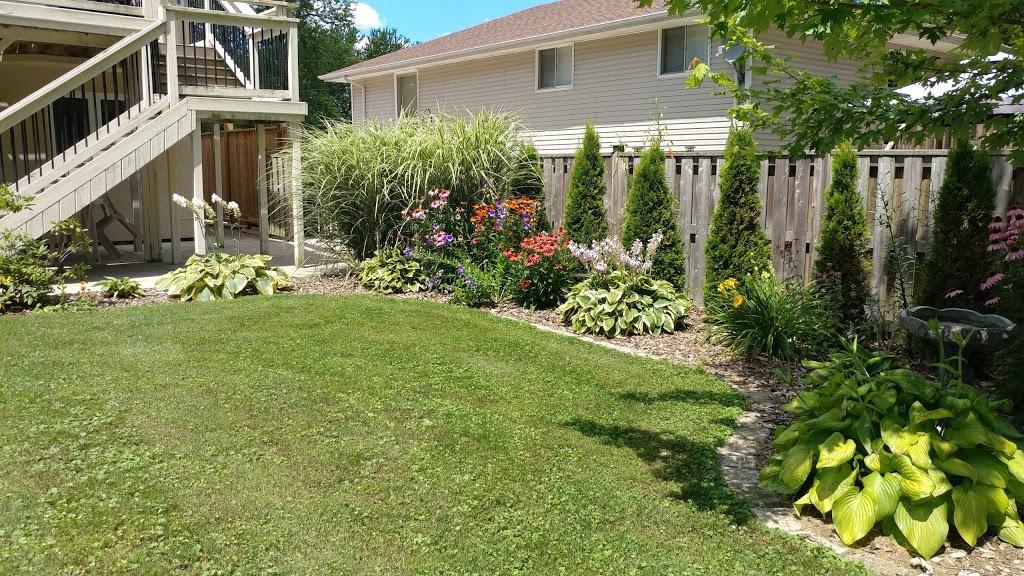 Annes Retreat Vacation Home | 290 Jackson St, Harrow, ON N0R 1G0, Canada | Phone: (519) 984-1672