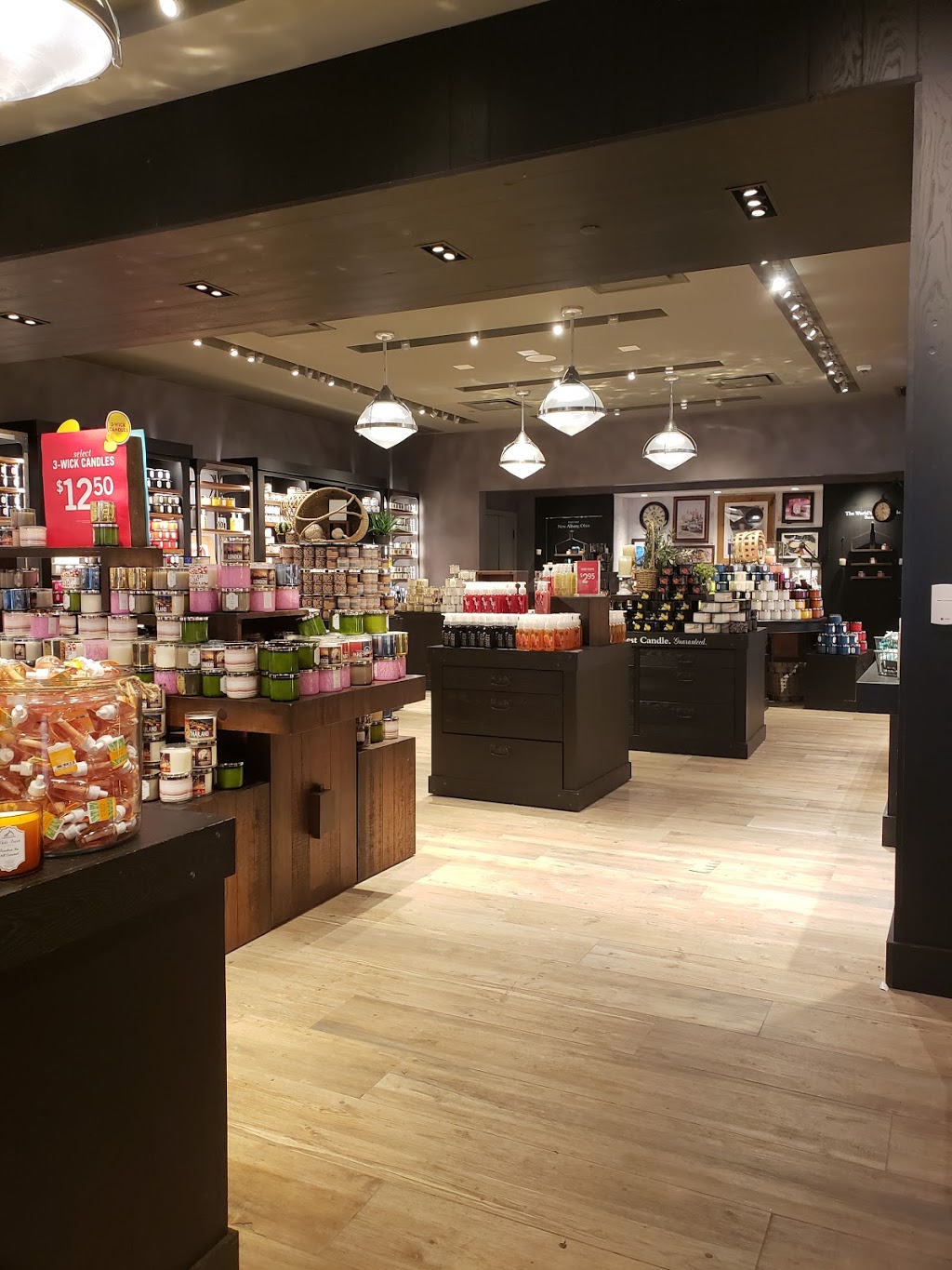 Bath Body Works 1 Bass Pro Mills Dr Concord On L4k 5w4 Canada Bath Body Works 1 Bass Pro Mills Dr Concord On L4k 5w4 Canada