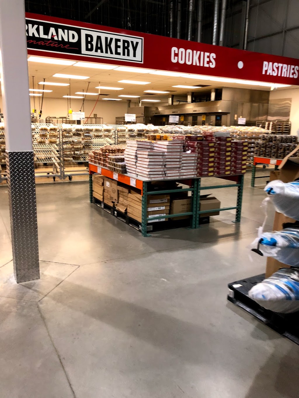 Costco Wholesale | 1570 Dundas St E, Mississauga, ON L4X 1L4, Canada | Phone: (905) 566-2400