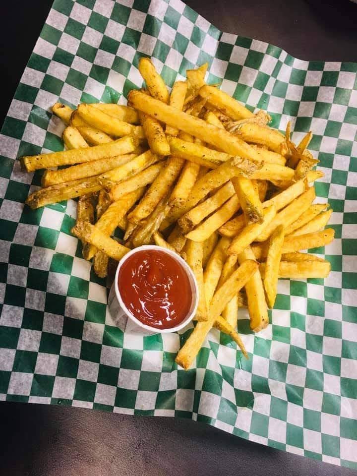 Little Ednas Eatery | 4705 46a Ave, Alberta Beach, AB T0E 0A0, Canada | Phone: (780) 924-3044