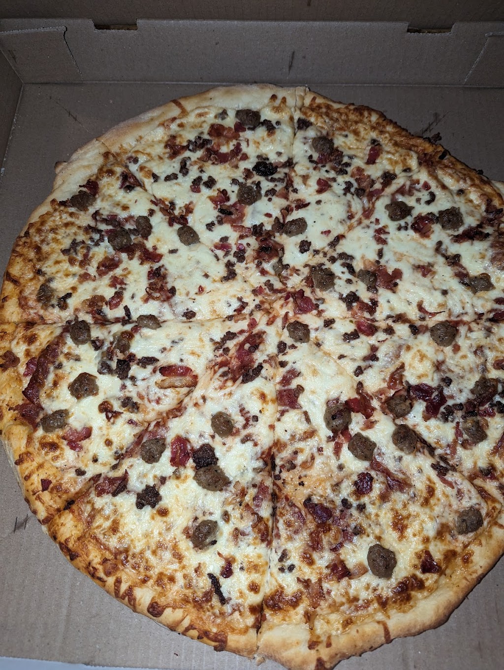 Mikes Pizza and More | 426 Main St, Bath, ON K0H 1G0, Canada | Phone: (613) 352-1414