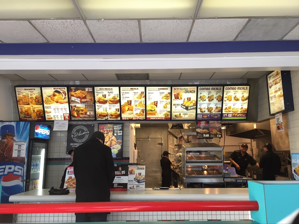 Taco Bell | 1275 Portage Ave, Winnipeg, MB R3G 0T8, Canada | Phone: (204) 987-8004