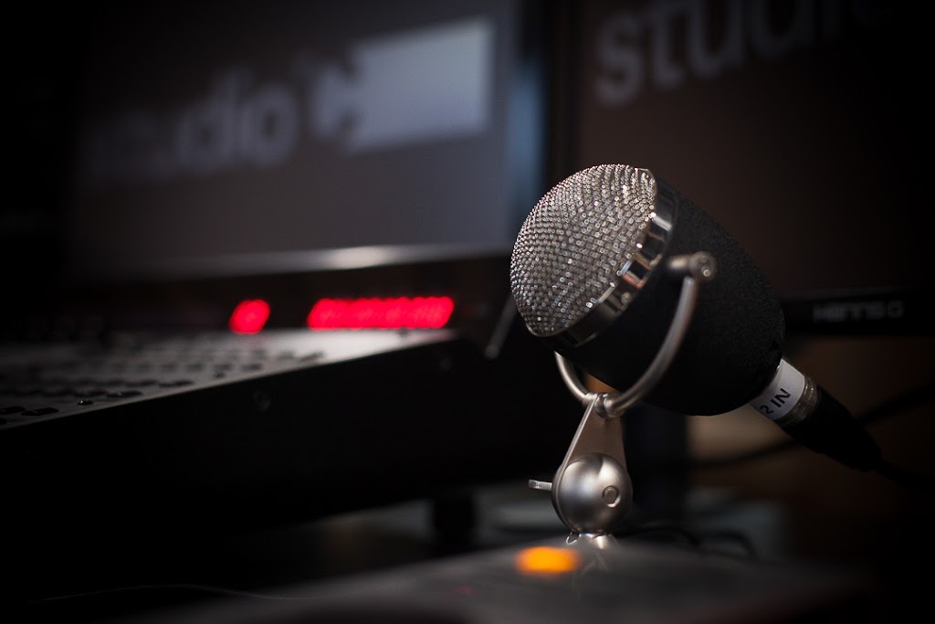 Studio C | 420 12e Avenue S, Sherbrooke, QC J1G 1R8, Canada | Phone: (819) 570-0795