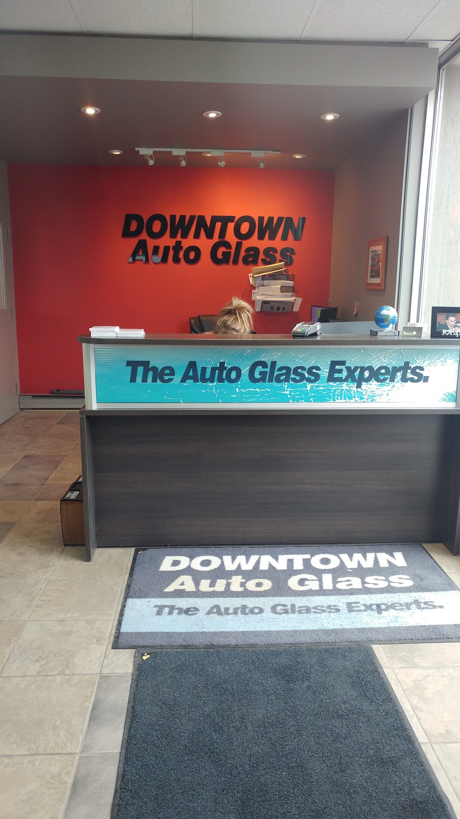 Standard Auto Glass | 555 York St, London, ON N6B 1R6, Canada | Phone: (519) 673-4527