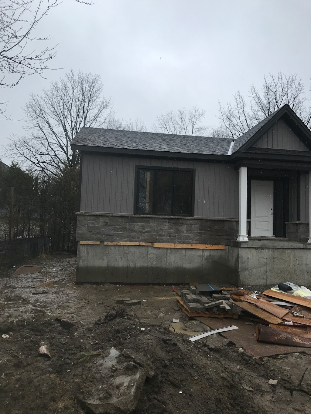 G.C Weather shield exteriors | 25 Highfield Ave, St. Catharines, ON L2M 5W3, Canada | Phone: (905) 531-3385