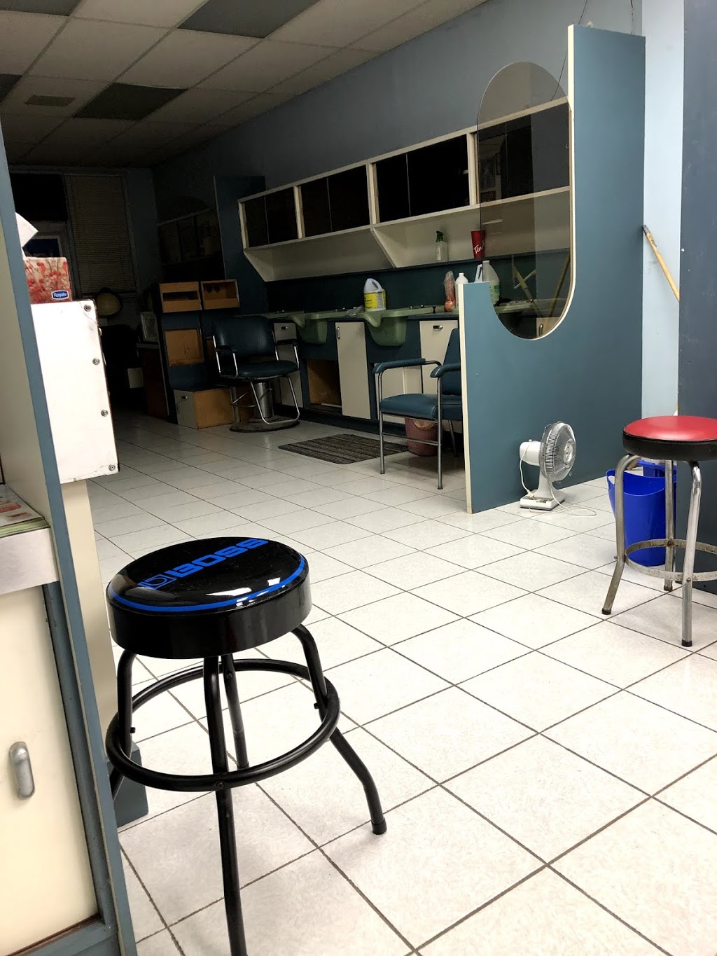 EDs Barber Shop | 3852 Bloor St W, Etobicoke, ON M9B 1L1, Canada
