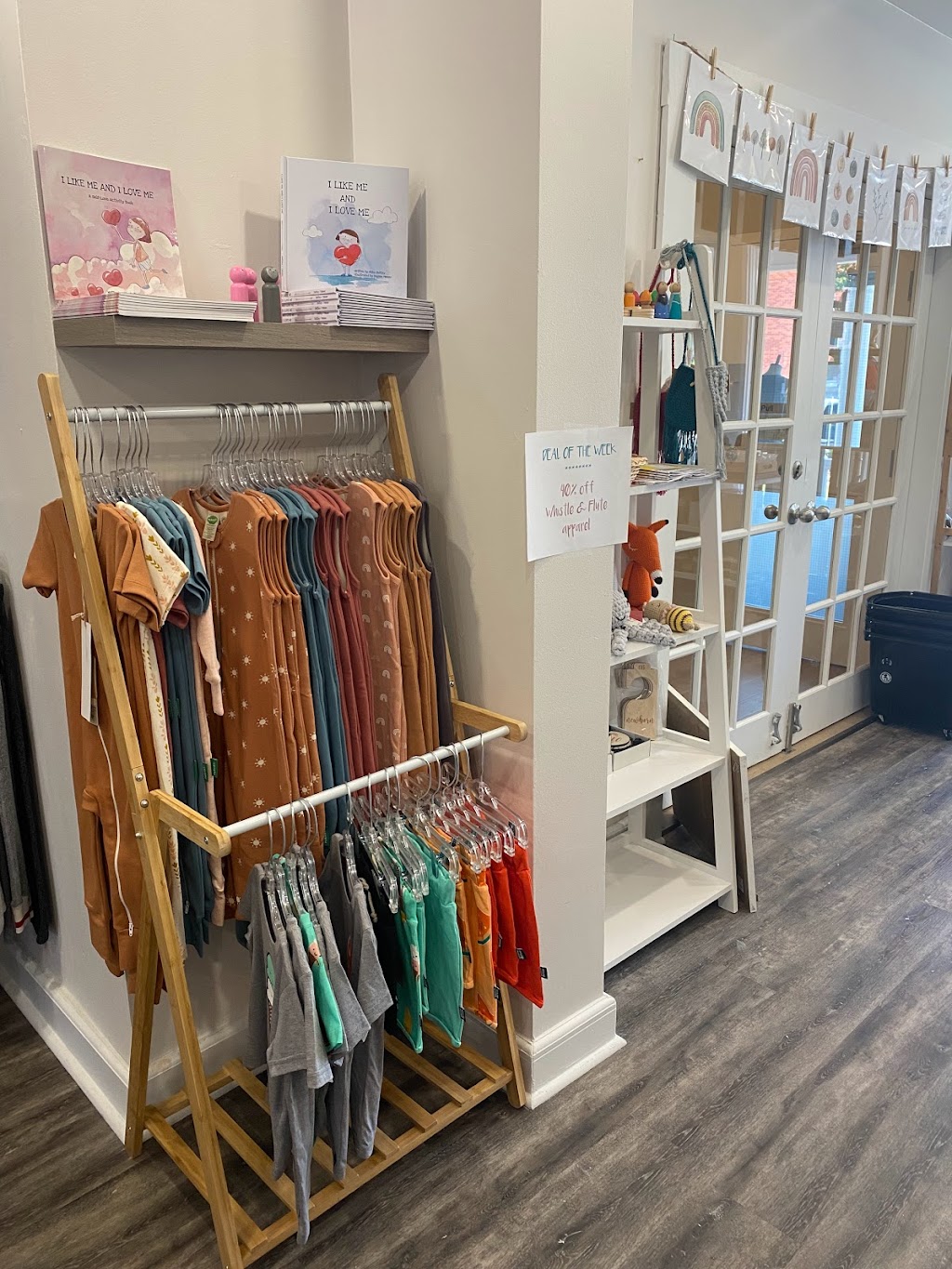 LOVEY pre-loved | 137 Byron St N Ground Floor, Whitby, ON L1N 4M8, Canada | Phone: (905) 441-7494