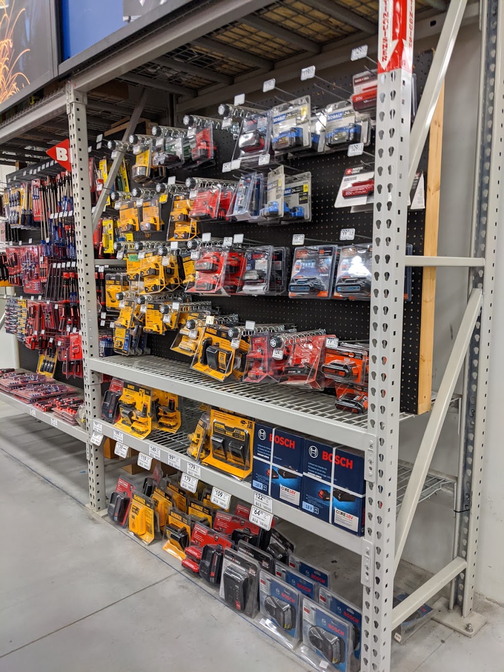 Lowes Home Improvement | 1390 Quinn Dr, Sarnia, ON N7S 6M8, Canada | Phone: (519) 541-2120
