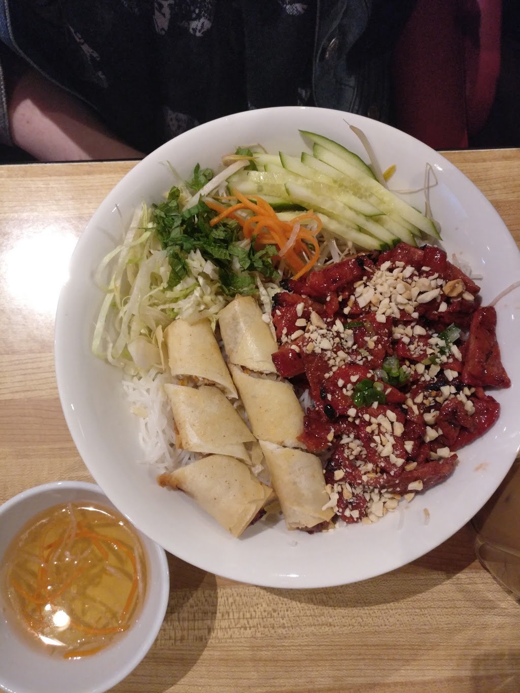 Pho Winnipeg | 1105 Arlington St, Winnipeg, MB R3E 3L1, Canada | Phone: (204) 774-2929
