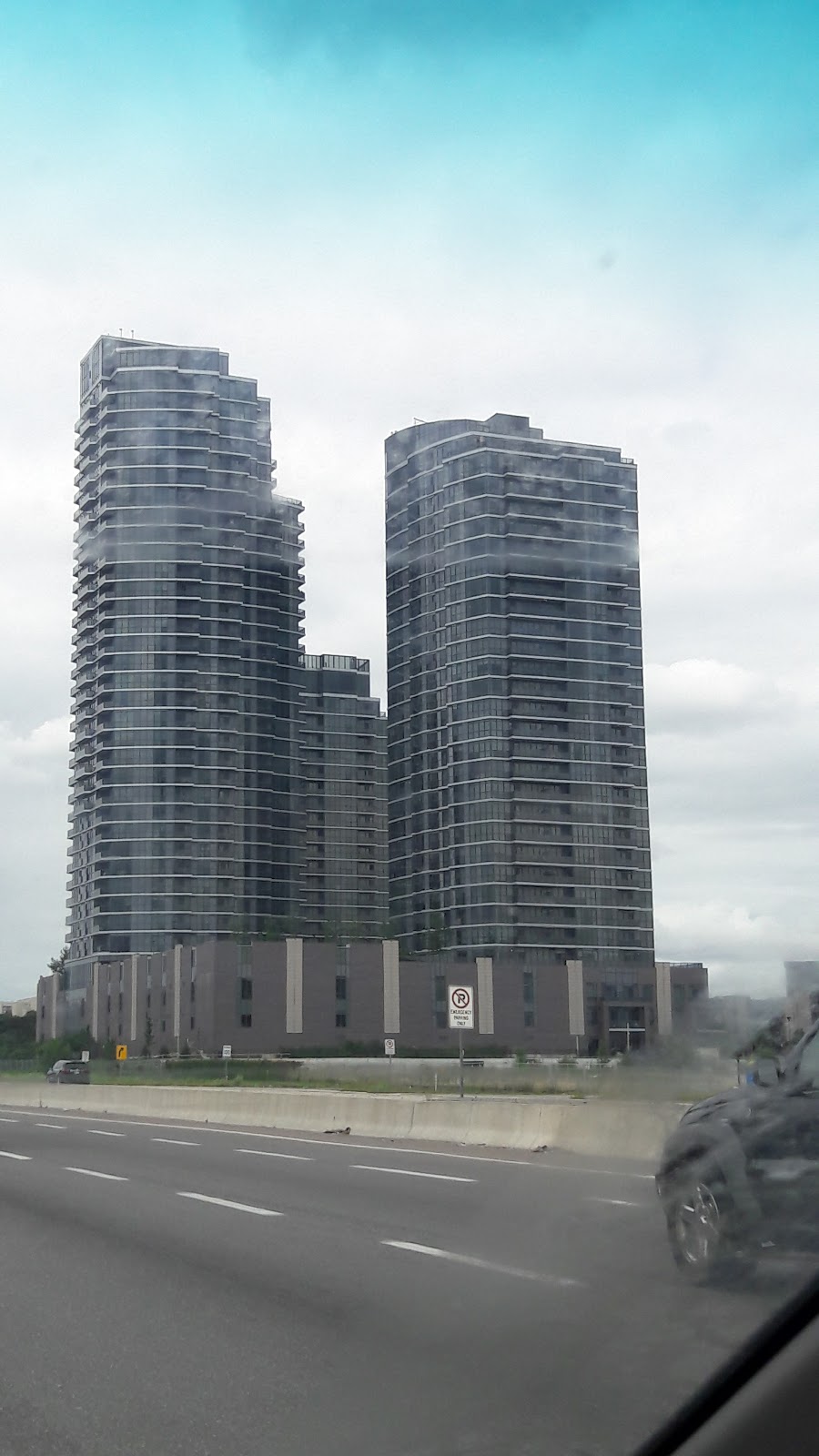 Mansions Of Humberwood | 700 Humberwood Blvd, Etobicoke, ON M9W 7J4, Canada | Phone: (416) 679-1844